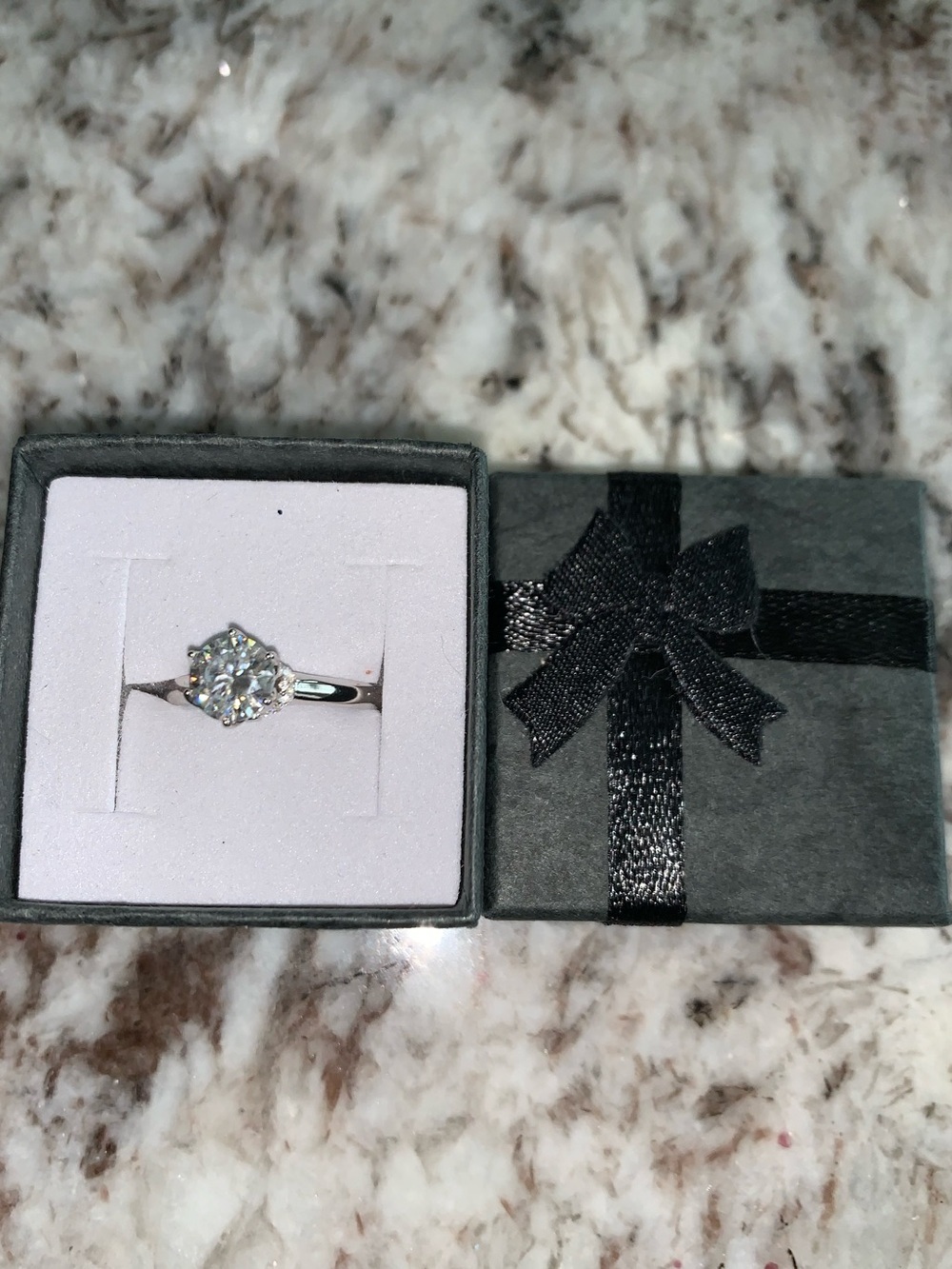 Gorgeous 1 ct moissanite diamond w/ beautiful accents 925 silver size 6 NEW $299